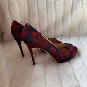 Badgley Mischka Designer Navy / Red Floral Heels